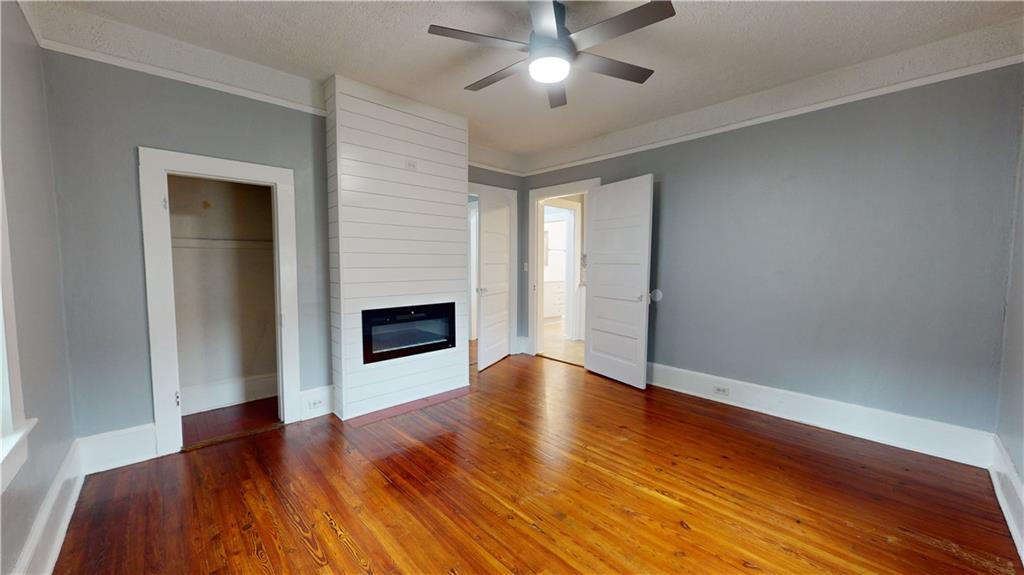 12 Iselin St Property Photo 14