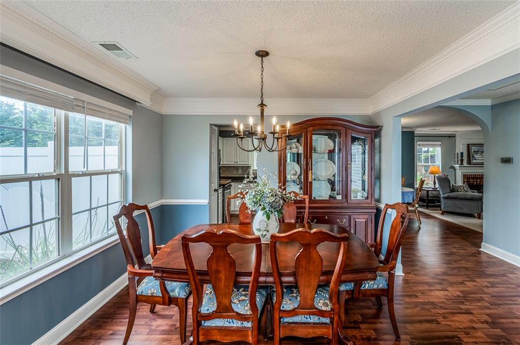 6 Pepper Harrow Ct Property Photo 6