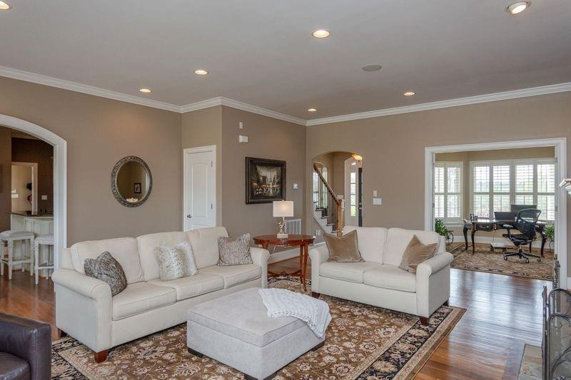 201 Vinings Xing Property Photo 8