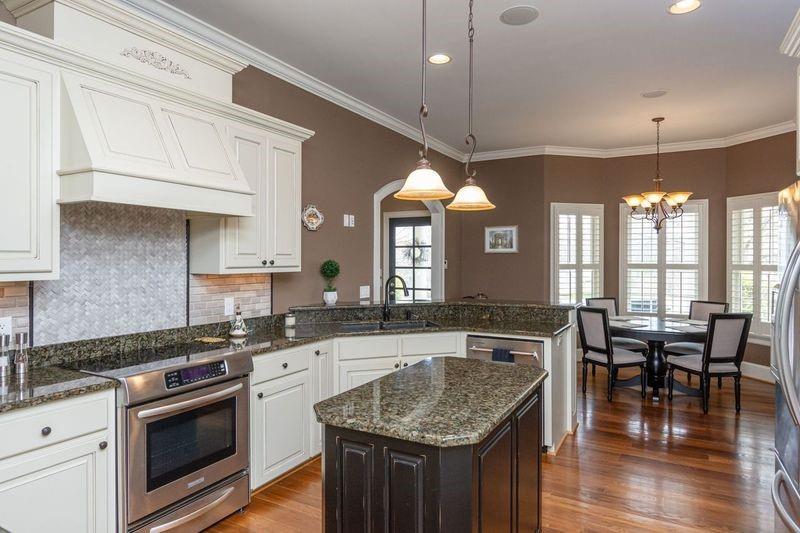 201 Vinings Xing Property Photo 10