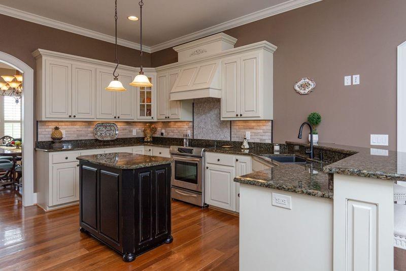 201 Vinings Xing Property Photo 12