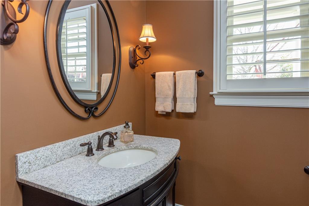 201 Vinings Xing Property Photo 36