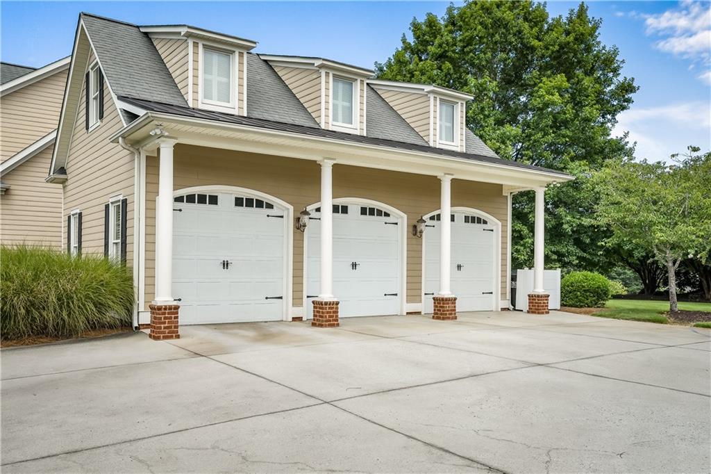 201 Vinings Xing Property Photo 45