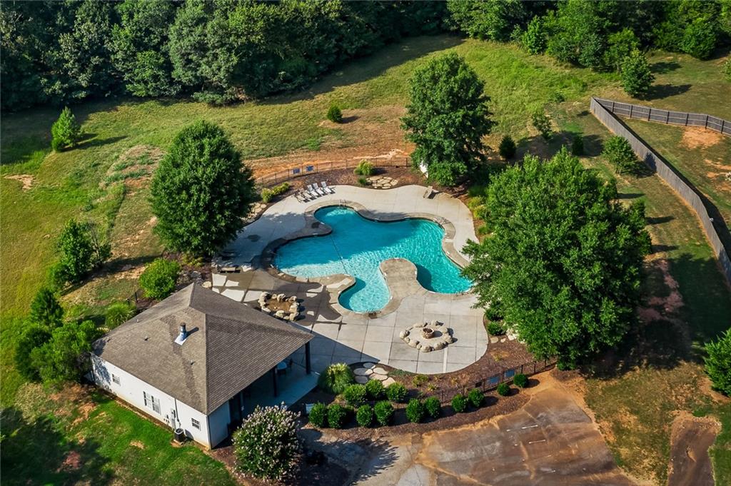 201 Vinings Xing Property Photo 51
