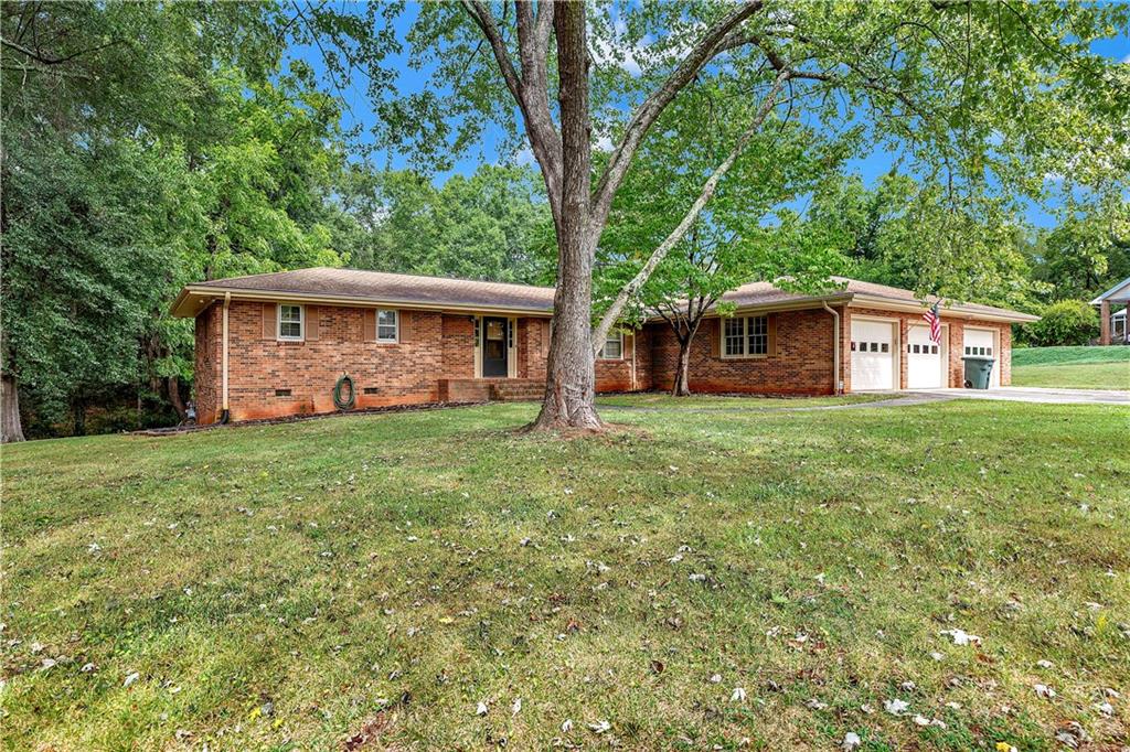 719 W Quincy Rd Property Photo 4