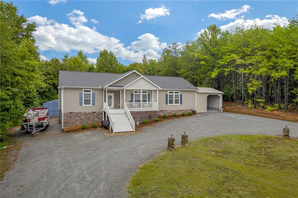451 Little Pond Rd Property Photo 3