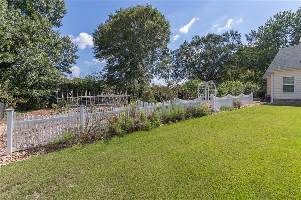 204 Frances Cannon Dr Property Photo 38