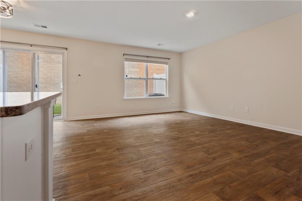 305 Oakmont Valley Trl Property Photo 9