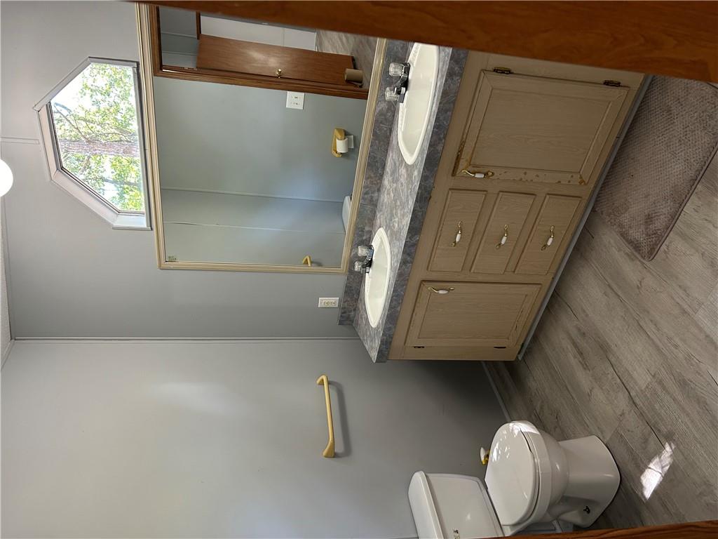234 Forest Ln Property Photo 4