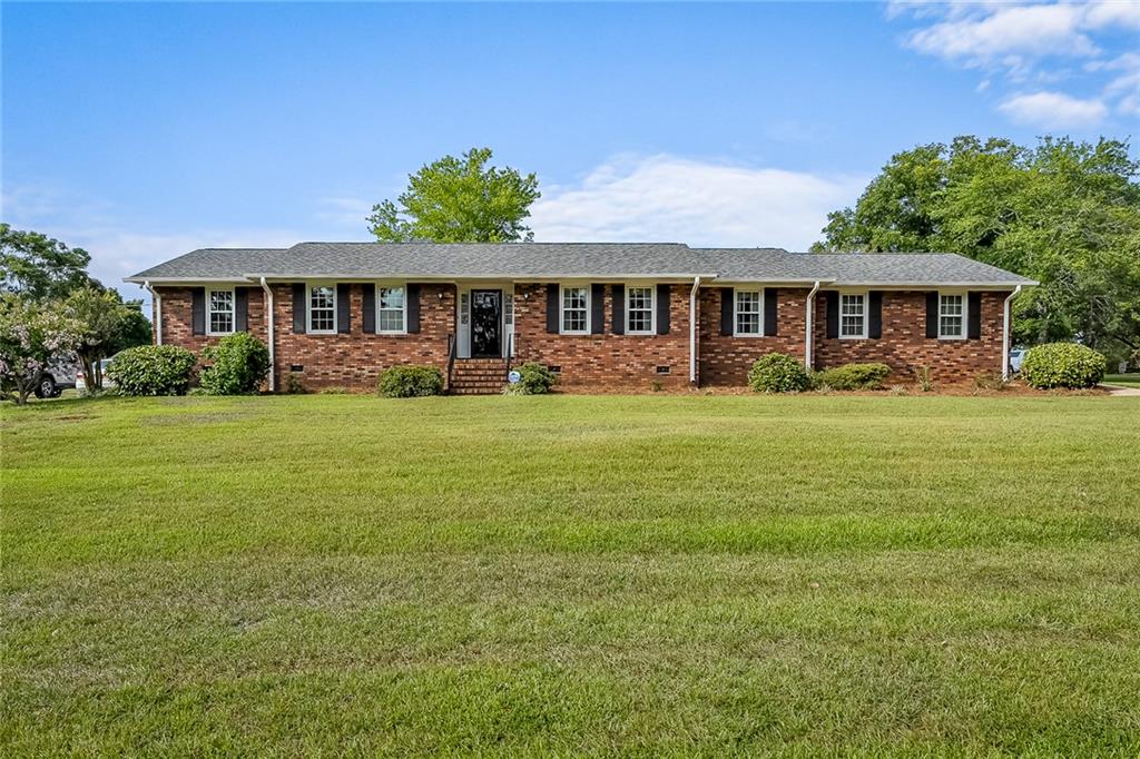 607 Centerville Rd Property Photo 1