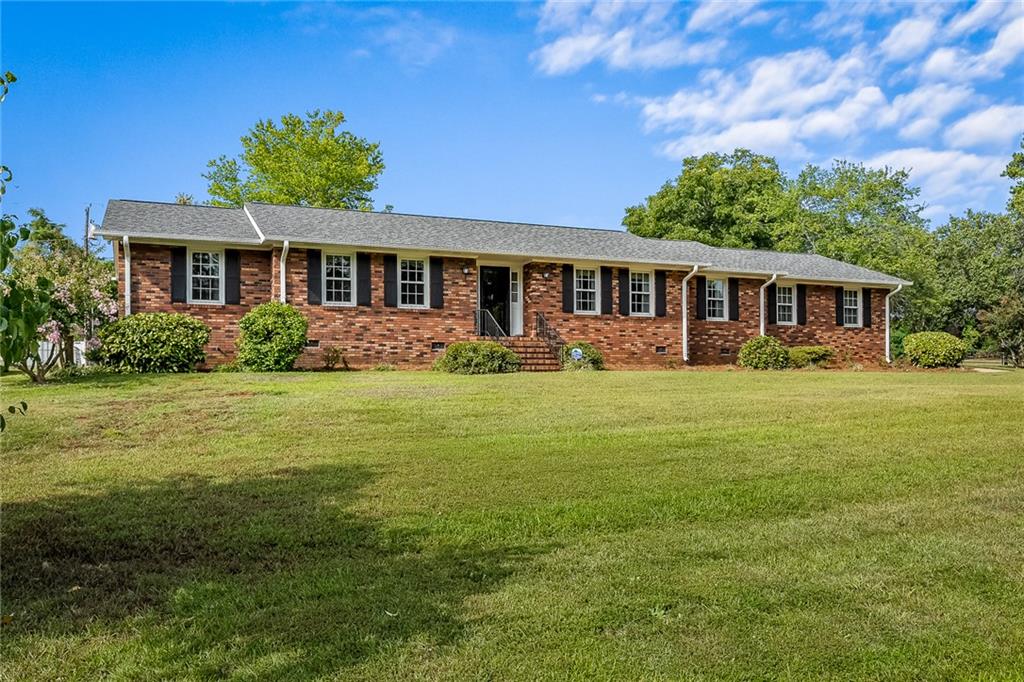 607 Centerville Rd Property Photo 3