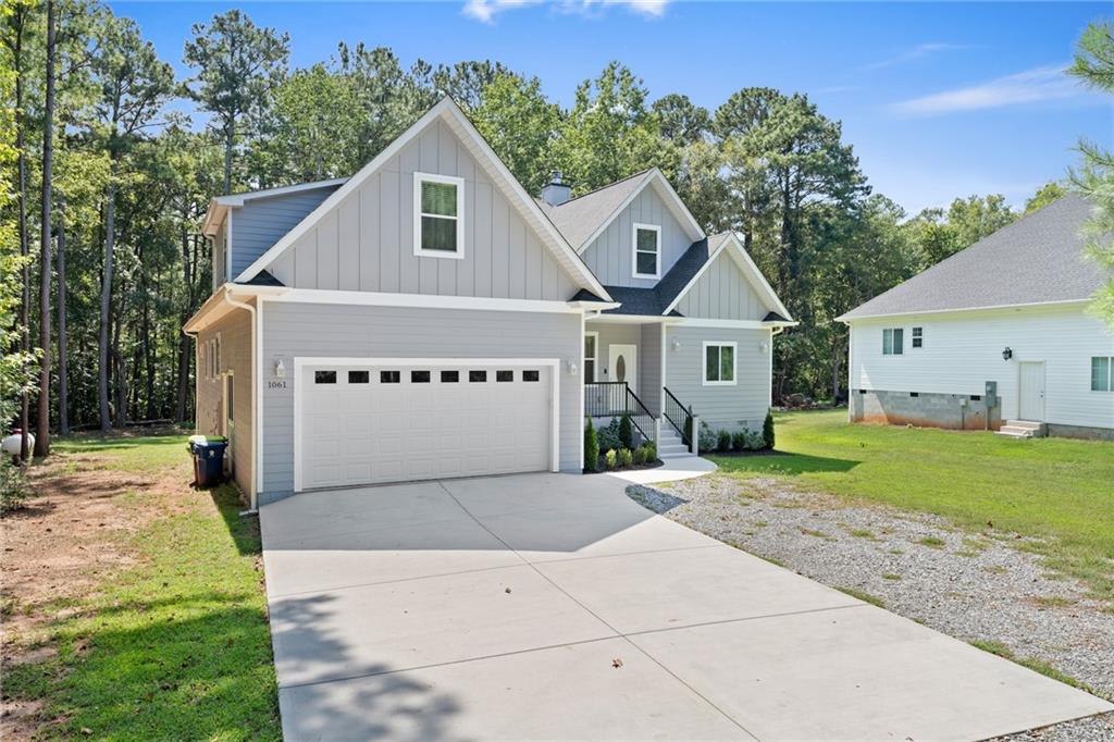 1061 Fisher Rd Property Photo 3