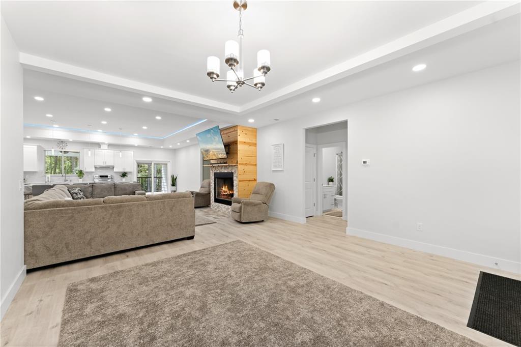 1061 Fisher Rd Property Photo 5