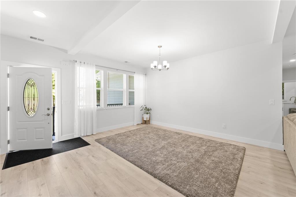 1061 Fisher Rd Property Photo 6