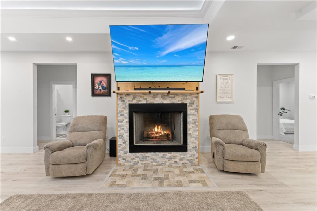 1061 Fisher Rd Property Photo 8