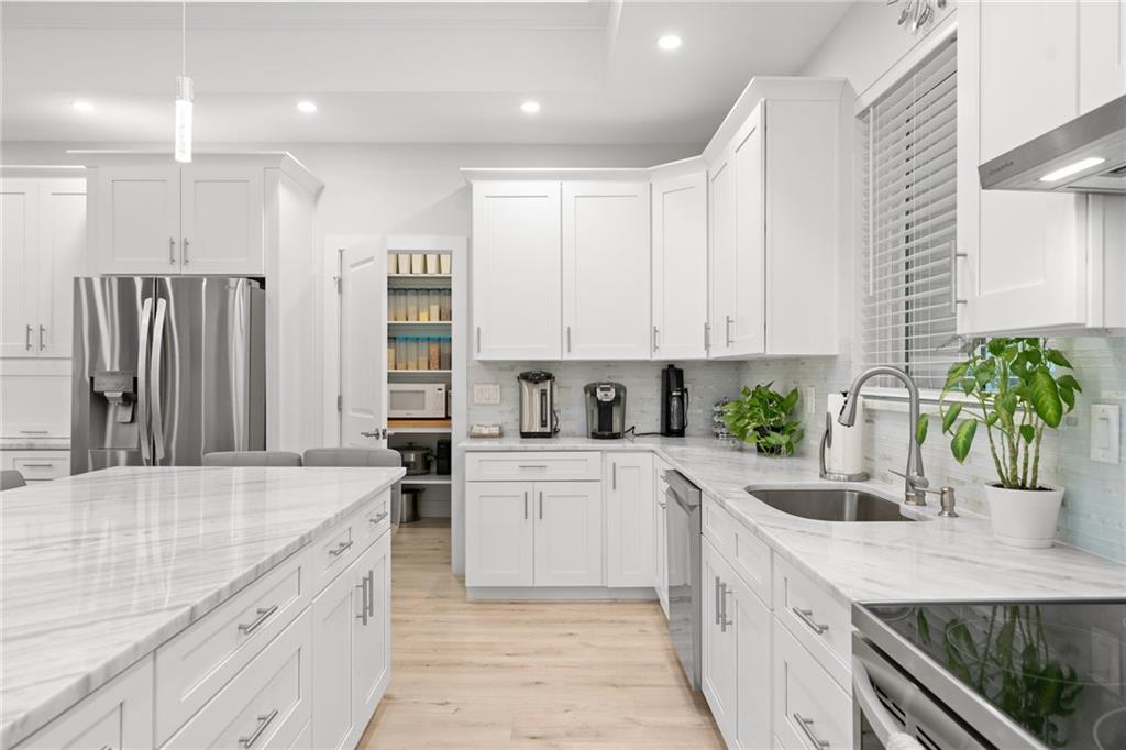 1061 Fisher Rd Property Photo 12