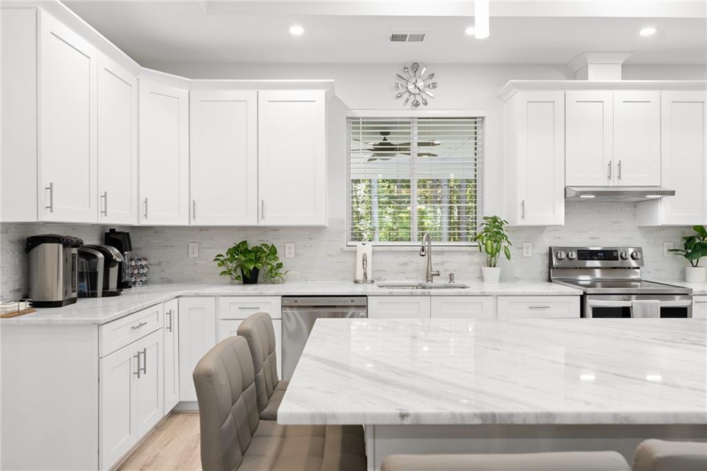 1061 Fisher Rd Property Photo 14