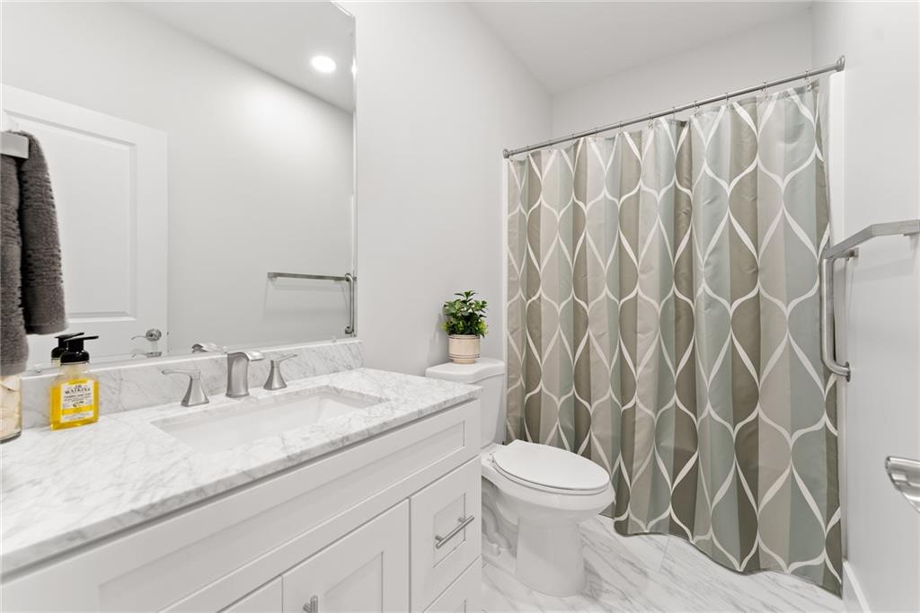 1061 Fisher Rd Property Photo 19