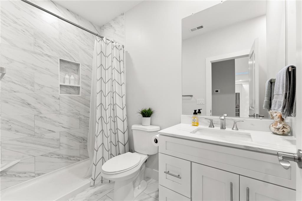 1061 Fisher Rd Property Photo 22