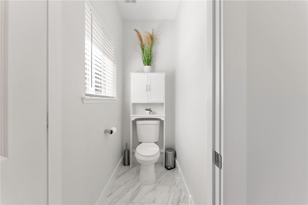 1061 Fisher Rd Property Photo 31