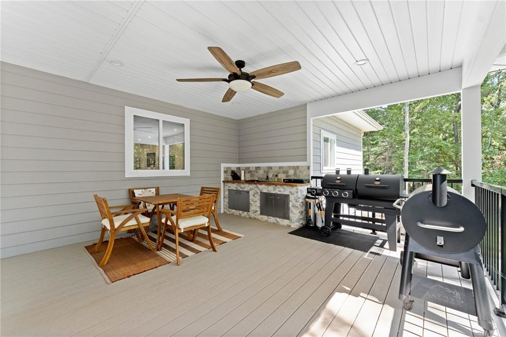 1061 Fisher Rd Property Photo 37