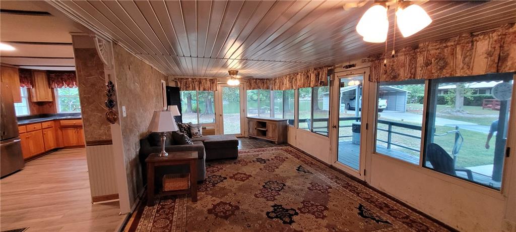 654 Hill Dr Property Photo 8