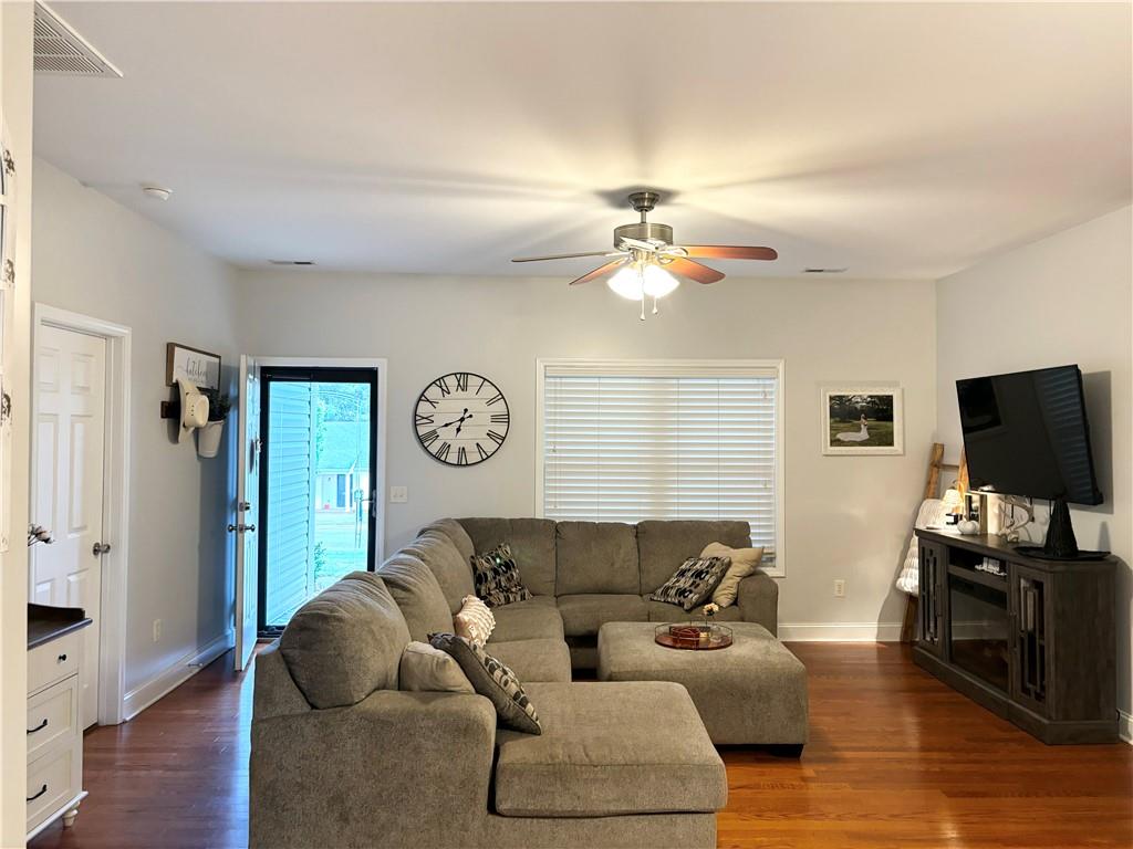 135 Hurst Ave Property Photo 8