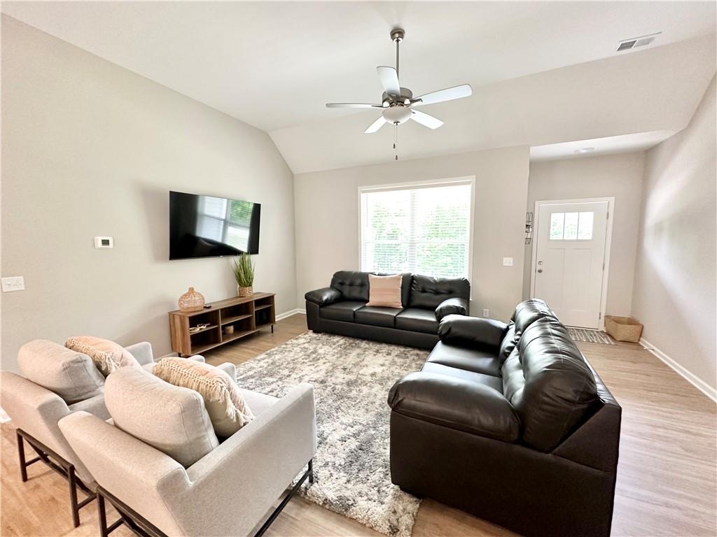 105 Quiet Way Property Photo 6