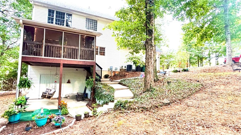 300 Summer Walk Ct Property Photo 47