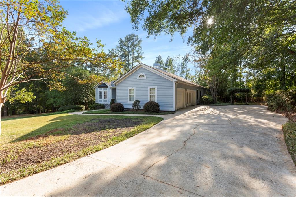508 Holly Creek Dr Property Photo 3