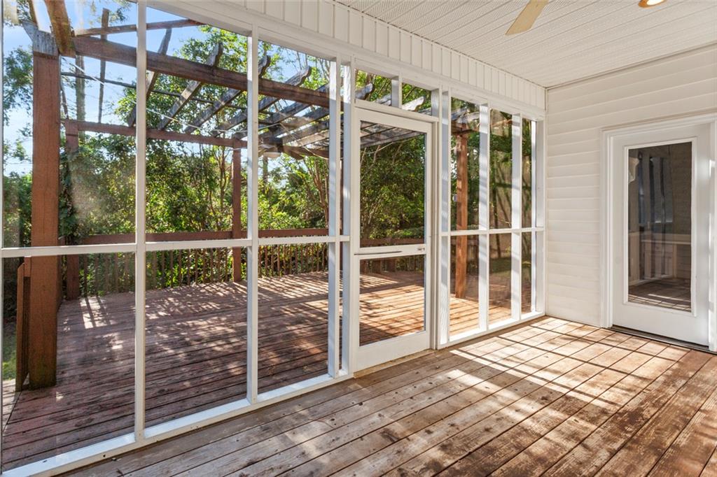 508 Holly Creek Dr Property Photo 35