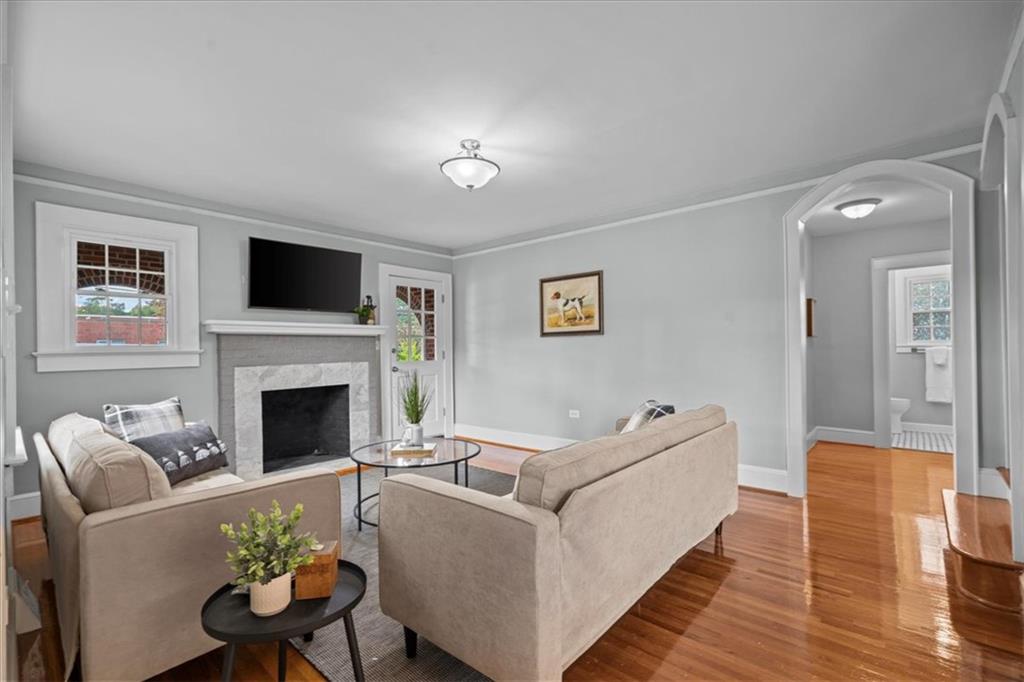 109 Watkins St Property Photo 4