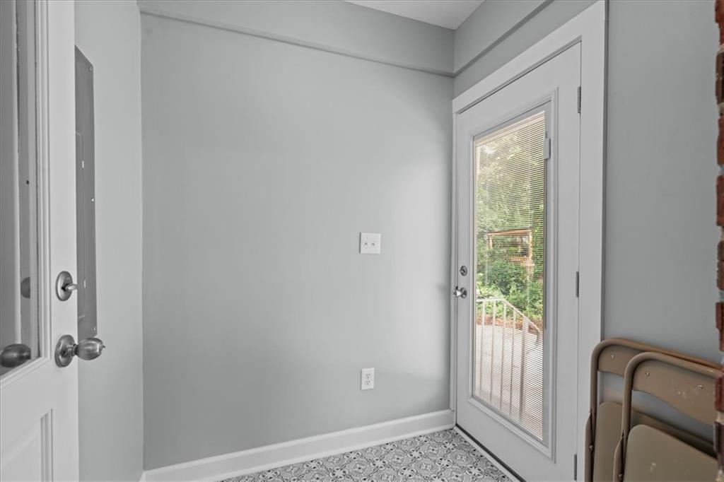 109 Watkins St Property Photo 16
