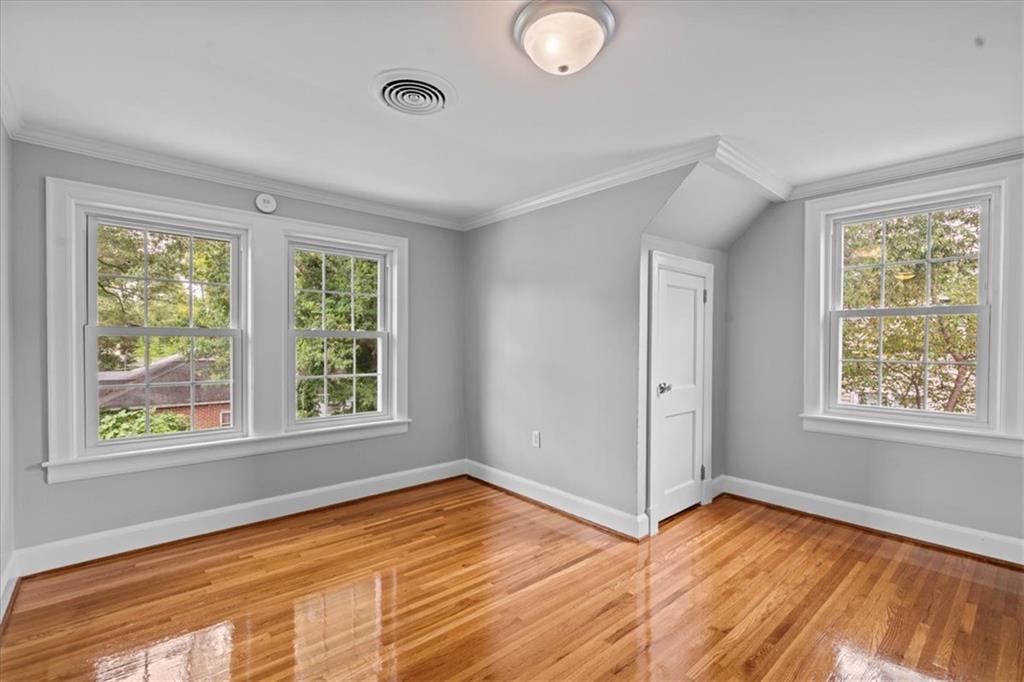 109 Watkins St Property Photo 18