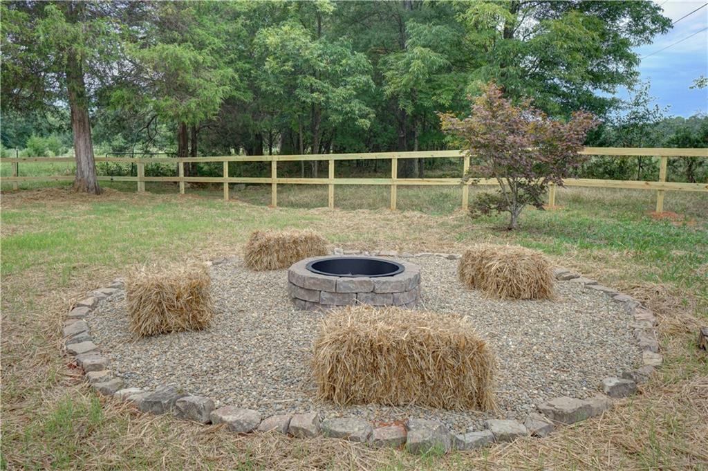 2050 Hwy 418 Property Photo 5