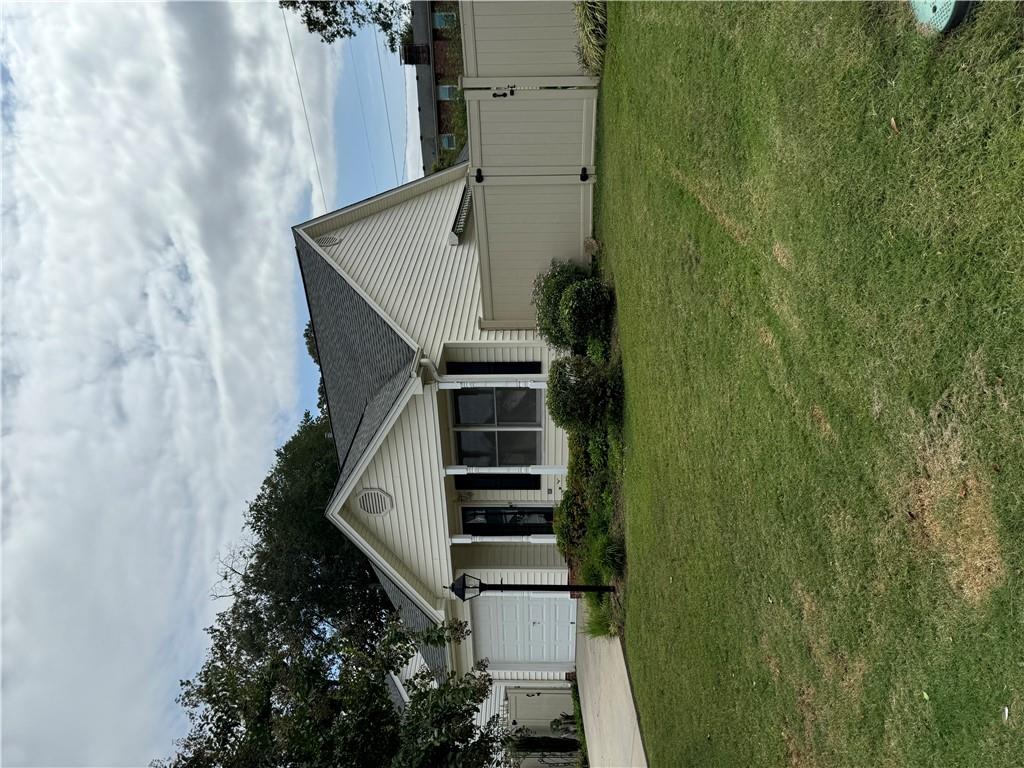 212 Londonberry Dr Property Photo 1