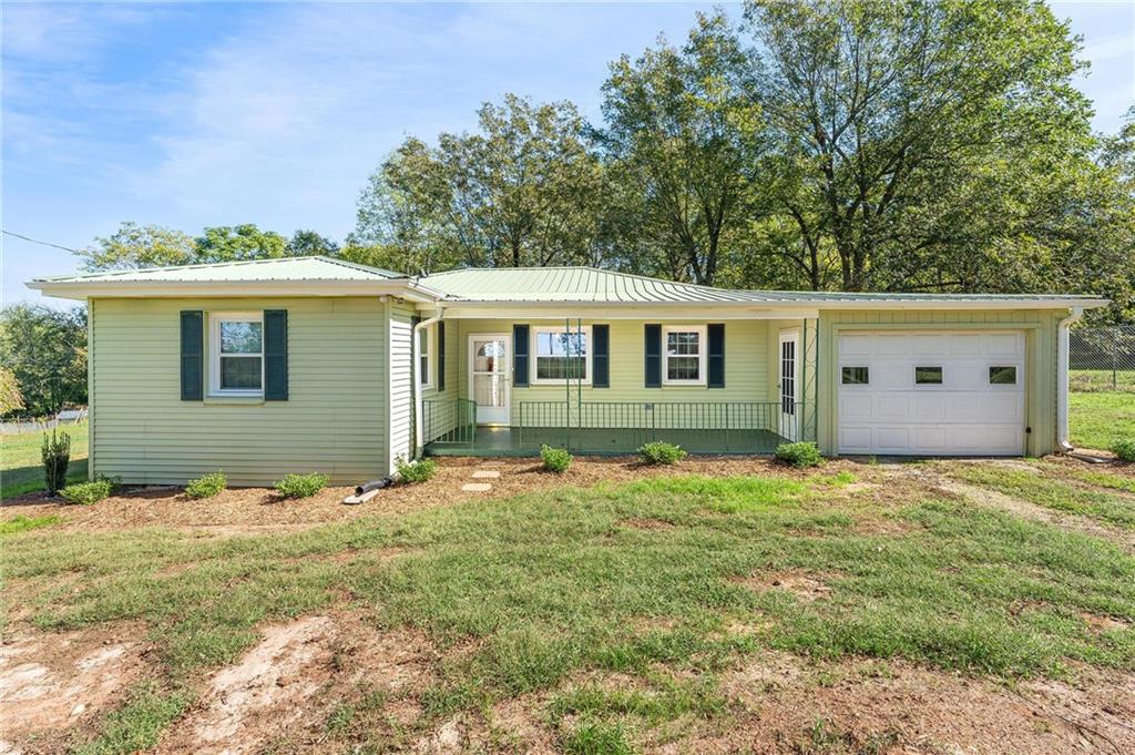 320 Jaira Dr Property Photo 1