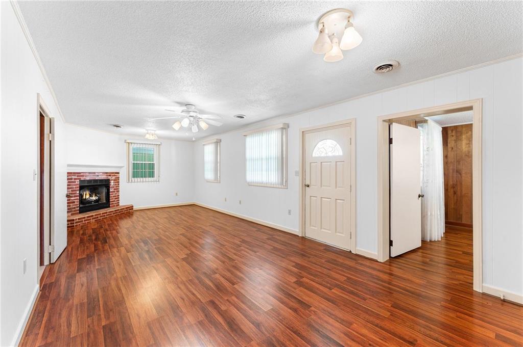 320 Jaira Dr Property Photo 5