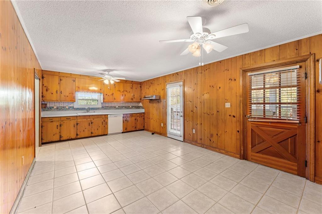 320 Jaira Dr Property Photo 6