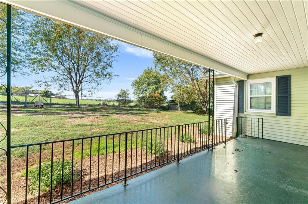 320 Jaira Dr Property Photo 15