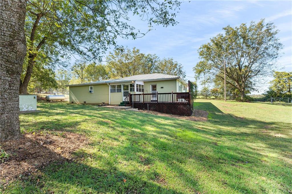 320 Jaira Dr Property Photo 16