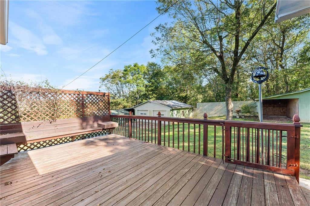 320 Jaira Dr Property Photo 18
