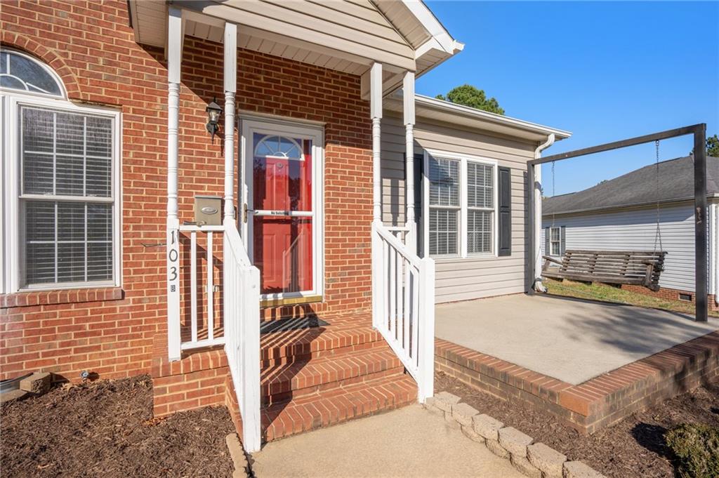 103 Raeburn Way Property Photo