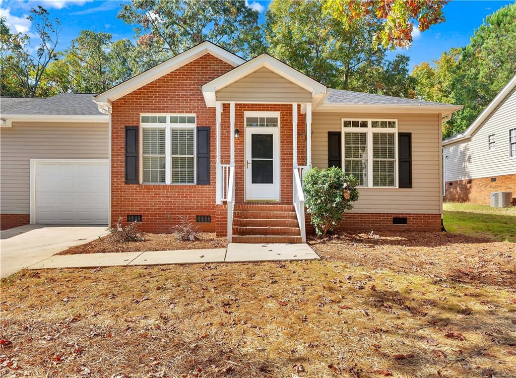 143 Ashton Ln Property Photo