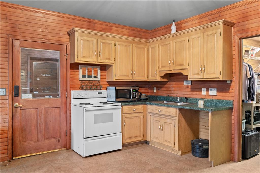 715 Melton Rd Property Photo 17