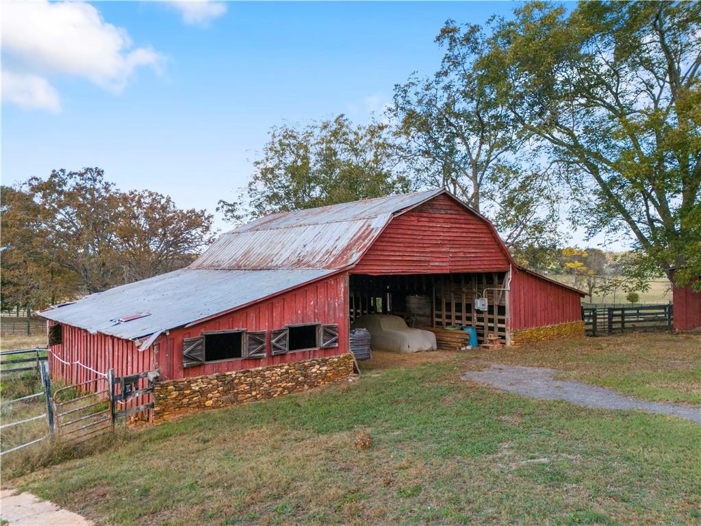 715 Melton Rd Property Photo 37
