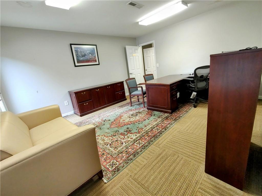 600 College Ave Property Photo 7