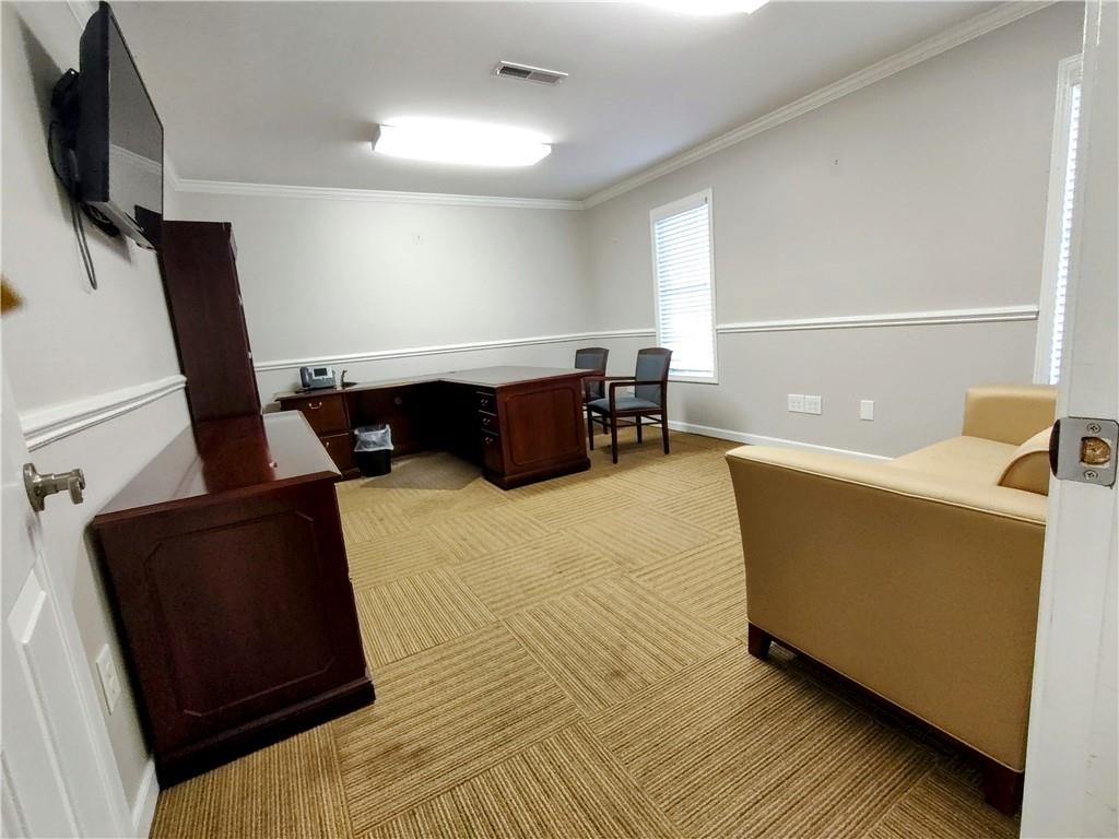 600 College Ave Property Photo 9
