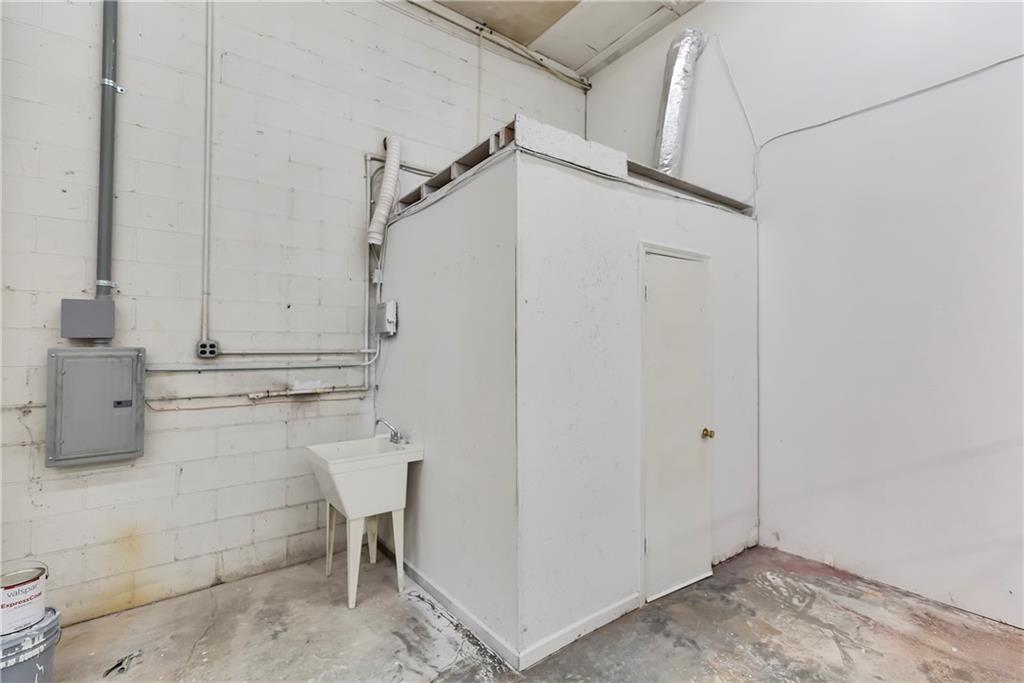 516 Pearman Dairy Rd Property Photo 8