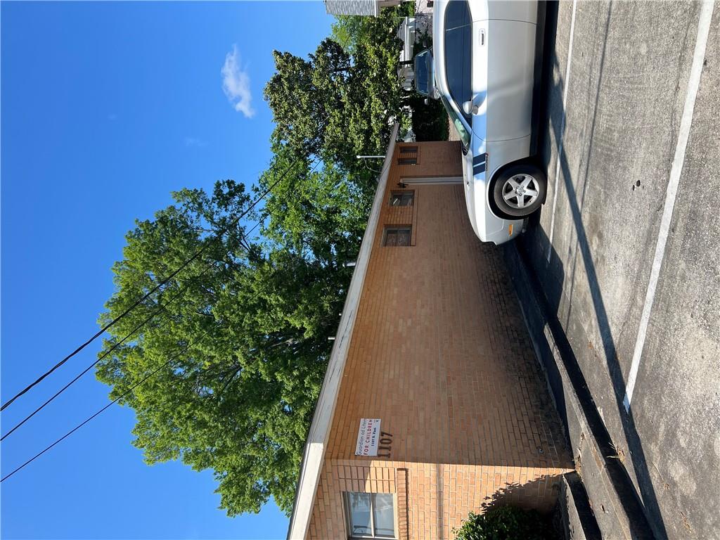 1107 N Fant St Property Photo 6